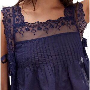 NAVY LACE TRIM CROP TOP